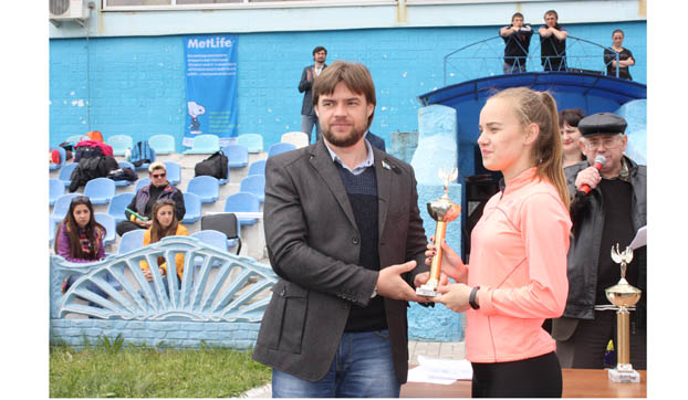 В Константиновке на стадионе «Металлург»  КВПУ 113 прошла 49-я легкоатлетическая эстафета на призы «Знамени Индустрии»