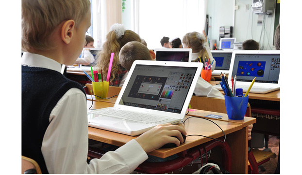 Школы и детские сады Покровска становятся компьютеризированными