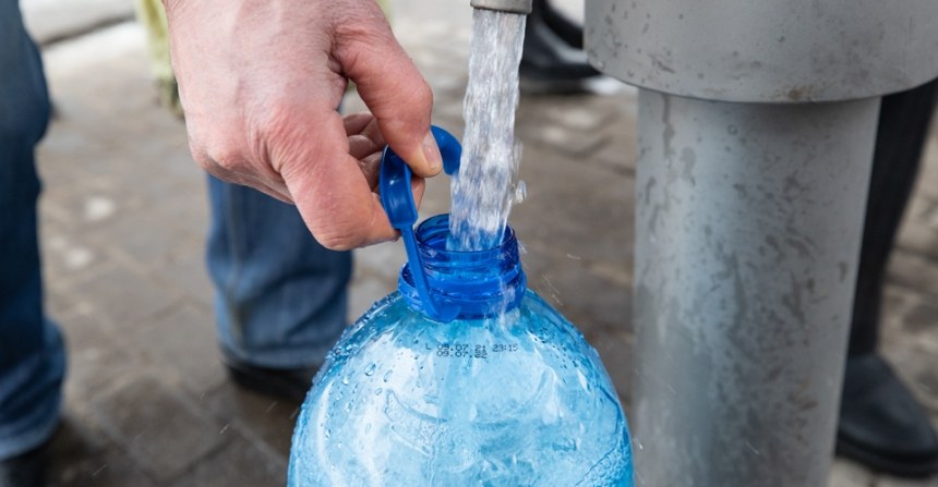 Техническую воду в Константиновке сегодня подвезут на улицы Сантуриновки