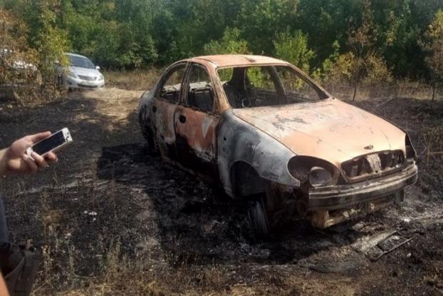 В окрестностях Краматорска нашли неизвестный сгоревший автомобиль 
