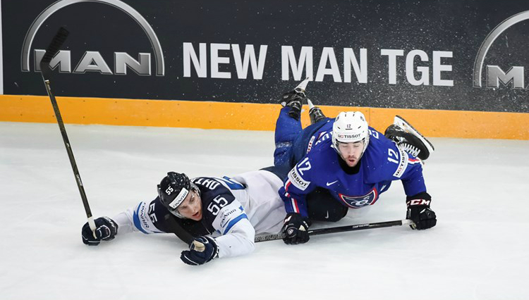 На чемпионате мира по хоккею в Элитном дивизионе лидируют сборные Канады и … Латвии