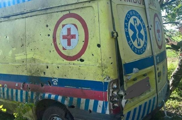 Автомобиль медицинской бригады попал под обстрел боевиков