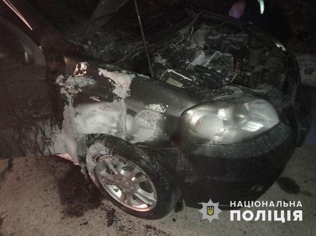 Мужчина сжег автомобиль своему тестю в Славянске