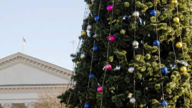 Полиция Краматорска будет круглосуточно охранять новогоднюю елку