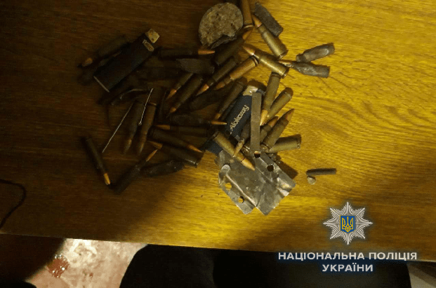 Житель Дружковки хотел продать боеприпасы, а деньги пропить 