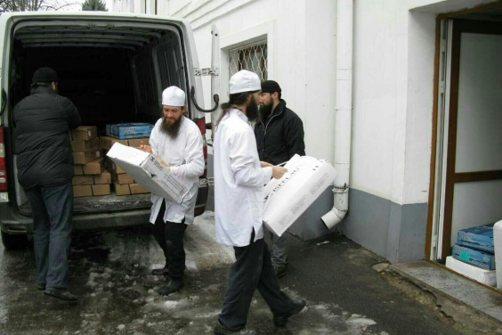 Переселенцы получили гуманитарную помощь в Святогорске