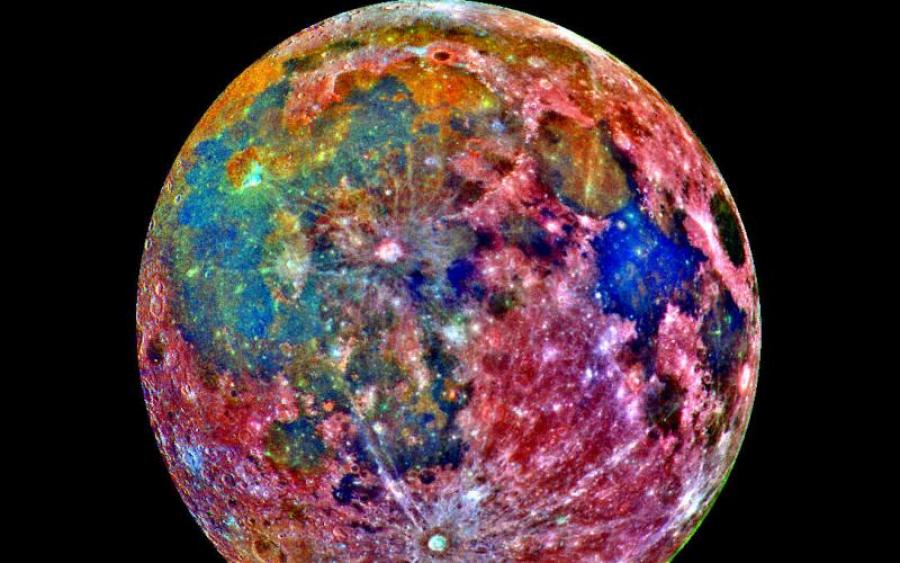 Астрономы показали какая луна на самом деле