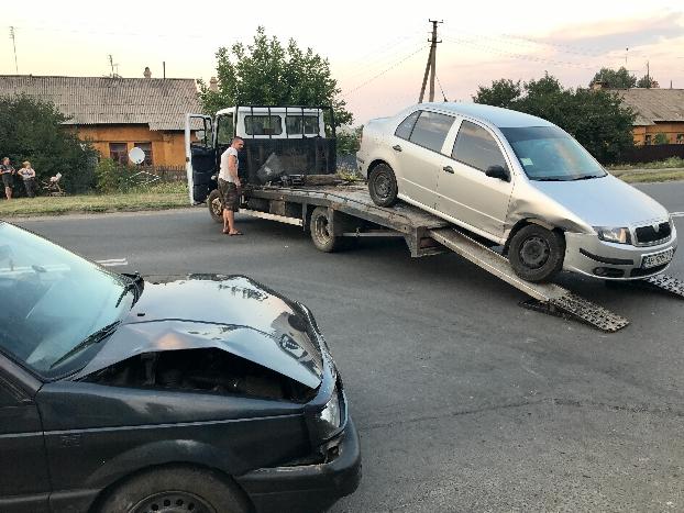 Субботнее ДТП в Константиновке: не поделили дорогу Volkswagen и Skoda