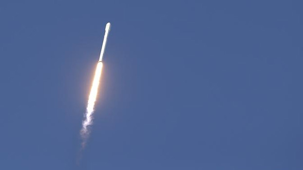 Ракета-носитель Falcon 9 вывела на орбиту шеститонный геостационарный спутник связи
