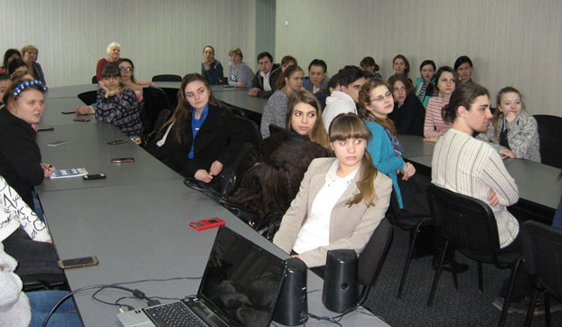 В Покровском городском центре занятости учили студентов составлять видеорезюме