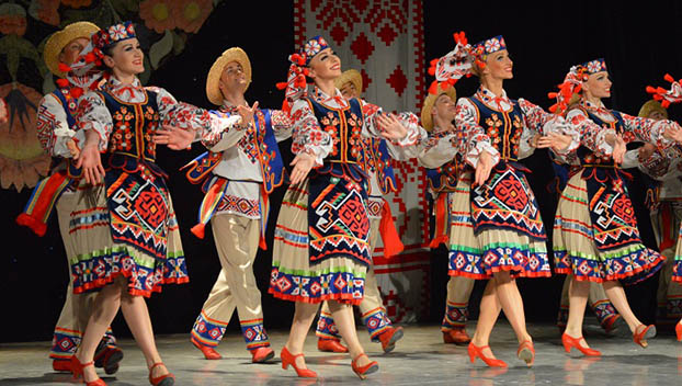 «Мы из Украины!»: В Покровске выступил ансамбль имени Вирского