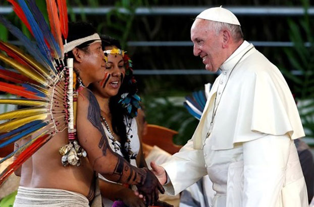 Амазонки Латинской Америки станцевали для Папы Римского