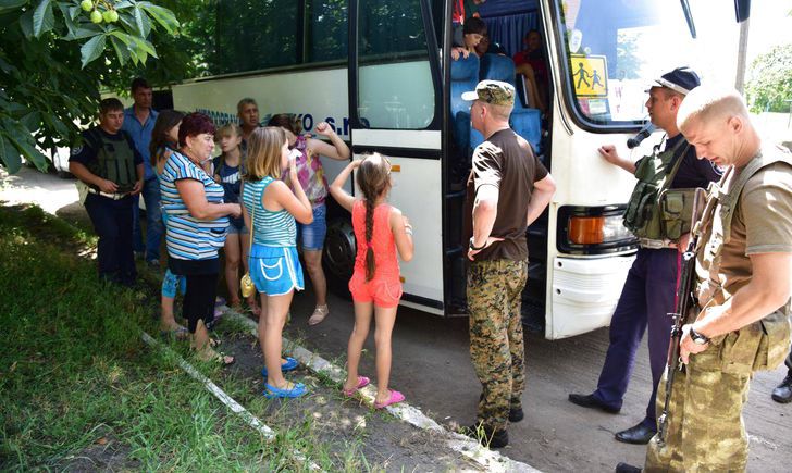 По дороге в Святогорск в салоне автобуса едва не задохнулись дети