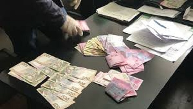 Чиновники «Укрзализныци» подозреваются в получении взятки 270 000 грн