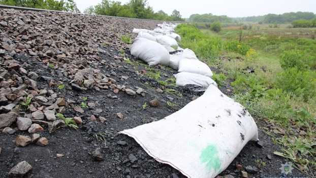 Пять лет за кражу угля грозит жителям Покровского района