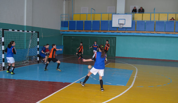 В Северске прошли соревнования по футболу среди девочек