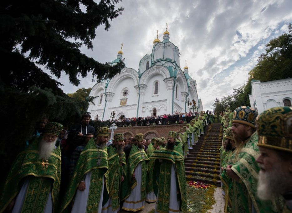 Святогорская Лавра отметила свое 25-летие масштабным молебном