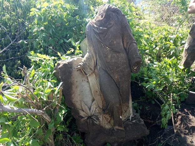 На кладбище в Славянске нашли ангела