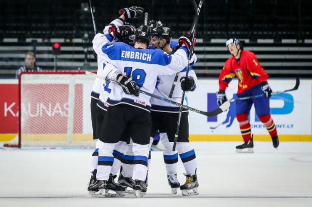 На чемпионате мира по хоккею в Литве лидируют хозяева