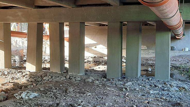 Ремонт моста по улице Мира продолжили в Бахмуте