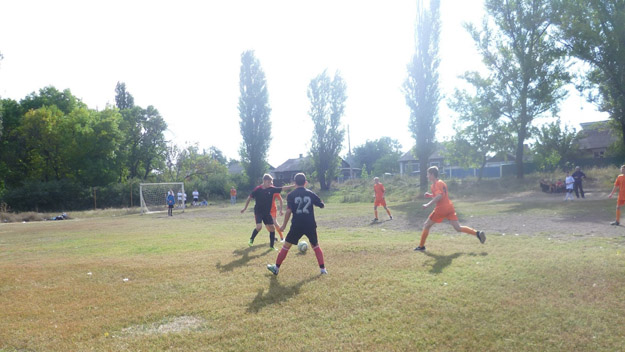 В Доброполье футболисты продолжали сражаться за Кубок Каплунова