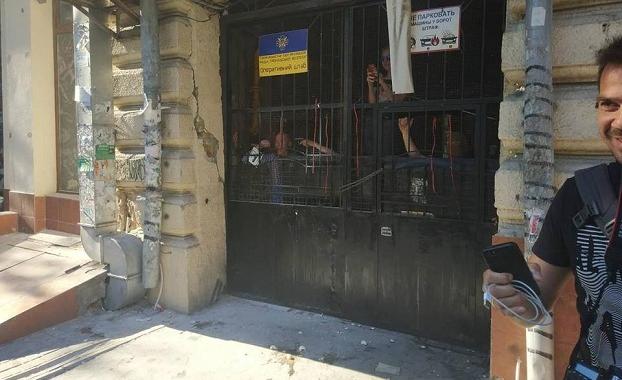 Одесский офис националистов закидали яйцами