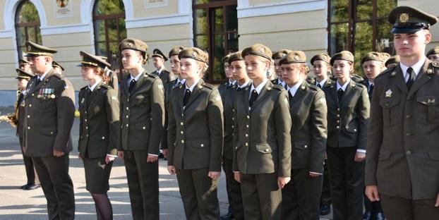 Девушкам разрешили учиться в военном лицее имени Ивана Богуна