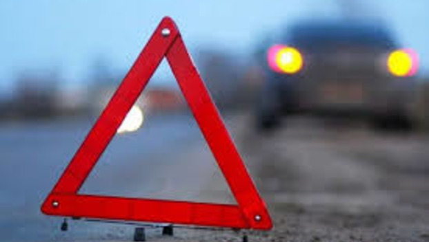 В Доброполье из-за гололеда водитель микроавтобуса сбил пешехода