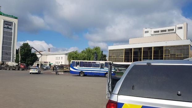 Захват автобуса в Луцке: Зеленский выполнил требование террориста, освобождены три человека