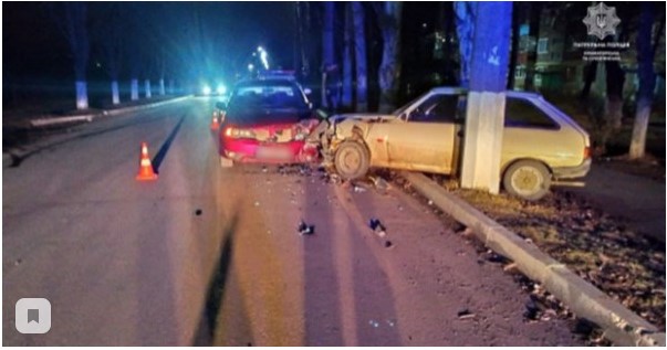 В Славянске пьяный водитель испортил не только свою машину