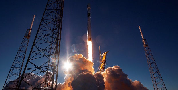 SpaceX впервые состыковала свой корабль с МКС