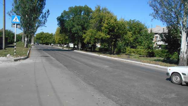 Ремонт дорог в Доброполье продвигается со скрипом