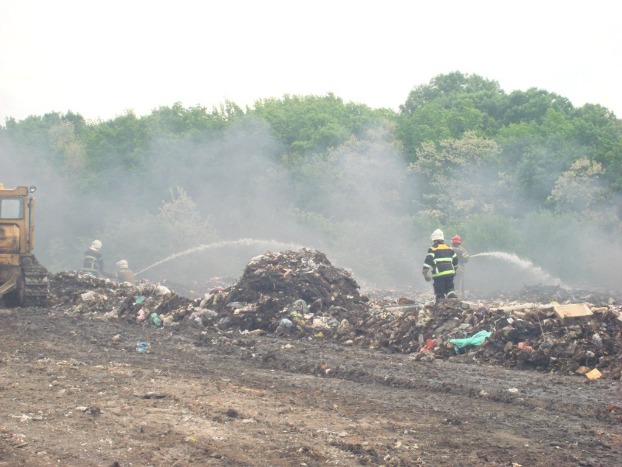 В Бахмутском районе загорелся полигон отходов