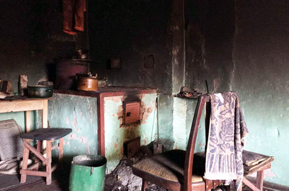 В Донецкой области сгорел жилой дом: Погибли родители с 3-летним ребенком
