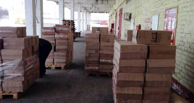 В вагонах с углем нашли 100 коробок с сигаретами на миллион гривень