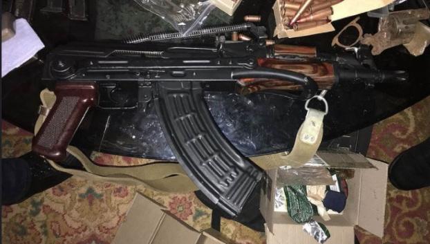 По всей Украине продавали оружие из зоны АТО