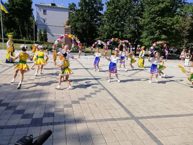 Краматорск празднует День Конституции Украины