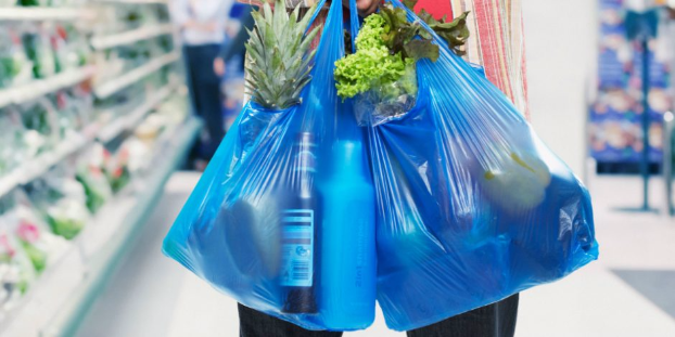 Греция ввела налог на пластиковые пакеты