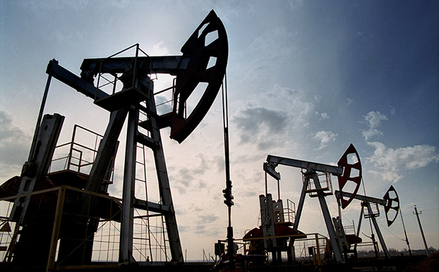 На фоне поднятия экспортных цен продажи Саудовской Аравией нефть дорожает