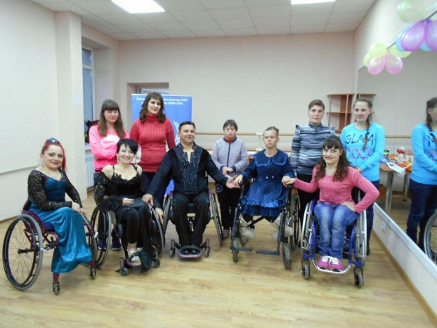 В Славянске открылся танцевальный зал для людей использующих инвалидную коляску