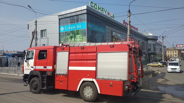 В Славянске прошли противопожарные учения в торговом центре (фото)