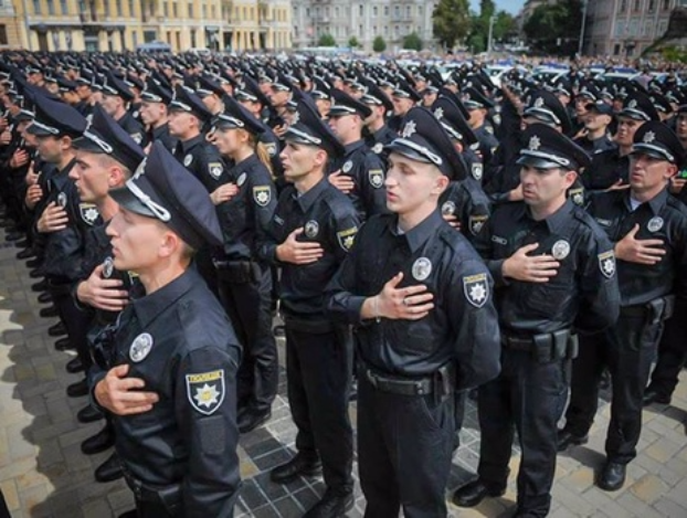 Покровская полиция приглашает на службу молодежь