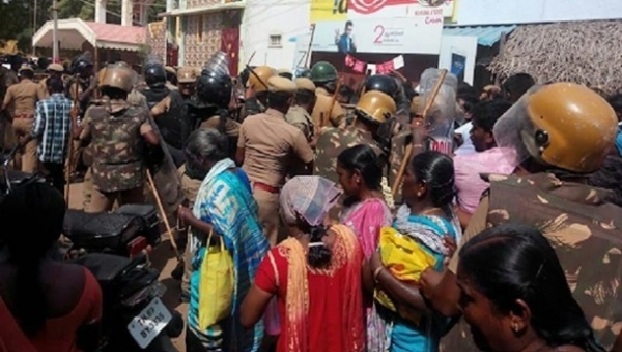 В Индии погибли 12 демонстрантов 