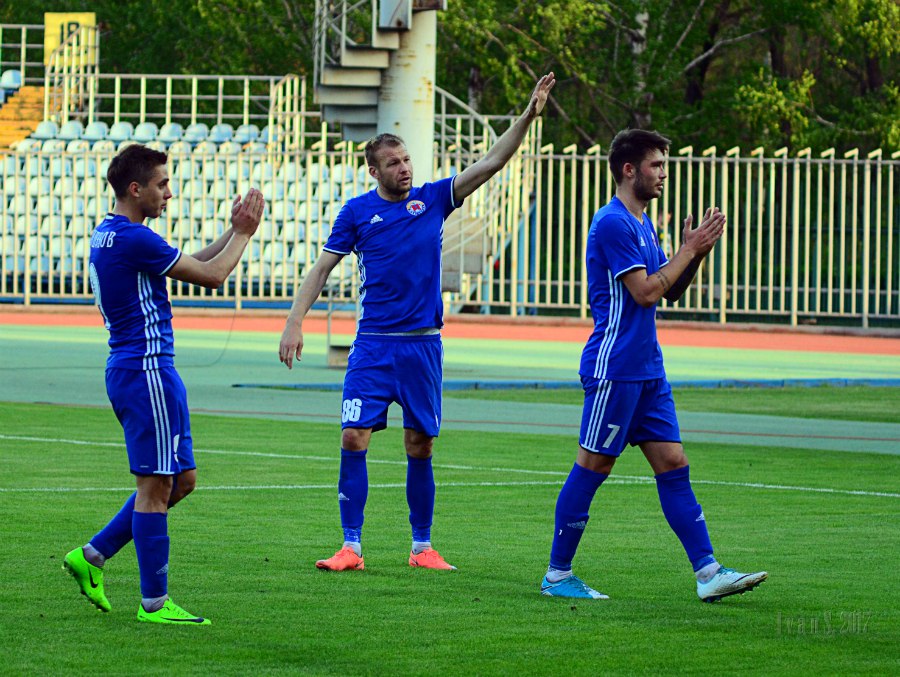 Первая украинская футбольная лига: «Ильичевец» темпа не снижает
