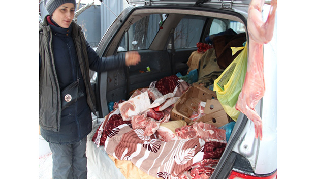 На рынках Покровска торгуют неизвестным мясом из Днепропетровской области