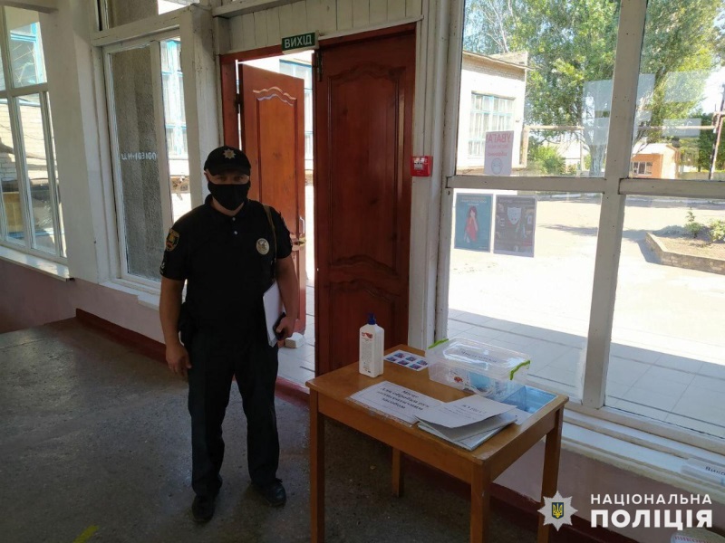 В Константиновке работу школ в условиях карантина проверила полиция