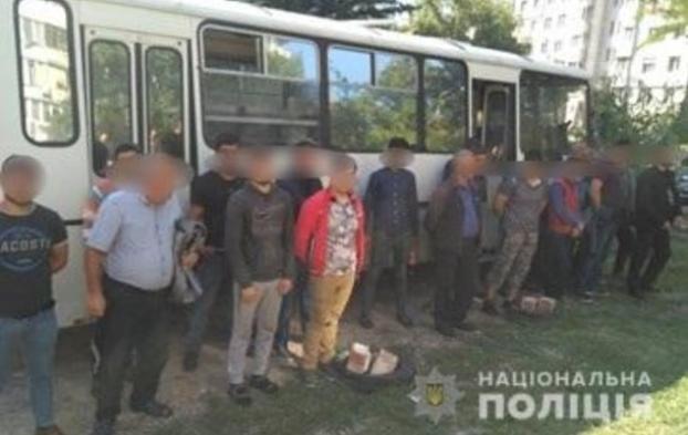 В Киеве на рынке задержали 18 нелегалов