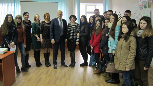 Студентов КИТа познакомили с работой налоговой в Константиновке