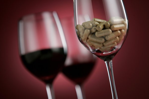 Вино и лекарства: Неудачный суицид подростка в Славянске