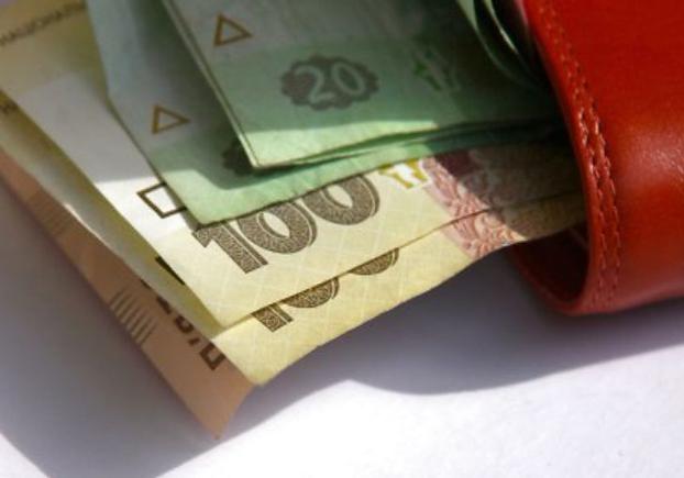 В феврале средняя заработная плата украинцев составила почти 8 тысяч гривен